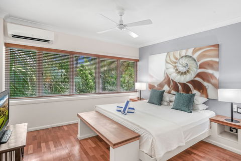 Poolside Apt In Alamanda Beachfront Resort 55 - Accommodation BNB 6