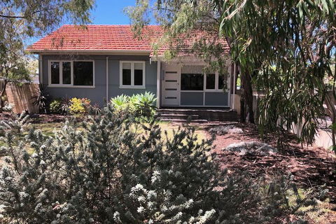 Barefoot Beach Cottage - Accommodation BNB 3