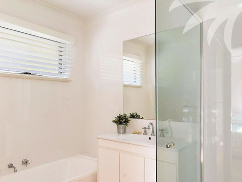 Amaroo Sunset Lodge - Accommodation BNB 5