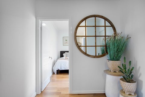 AUJOY 3 Bed Townhouse Burwood 1 - Accommodation BNB 1
