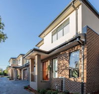 AUJOY 4 Bed Townhouse Burwood 2 - Accommodation BNB