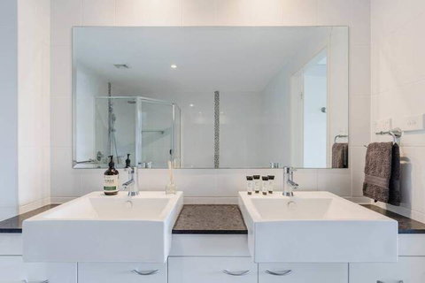 SOLARIS At Fingal Bay - Accommodation BNB 6