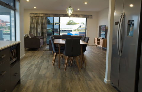 Ulverstone Waterfront Apartments - Accommodation BNB 6