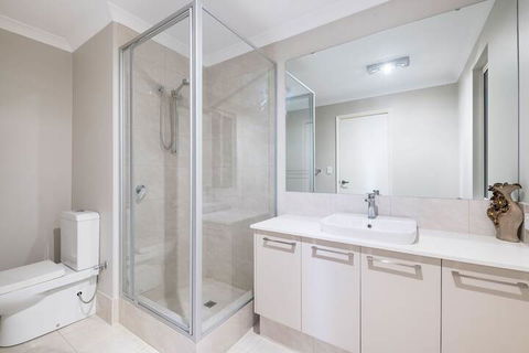 Balcatta 4 Bedroom House - Accommodation BNB 5