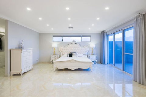 Balcatta 4 Bedroom House - Accommodation BNB 7