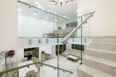 Balcatta 4 Bedroom House - Accommodation BNB 4