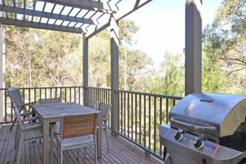Villa Petit Verdot Located Within Cypress Lakes - Accommodation BNB 2