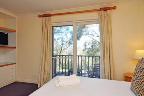 Villa Petit Verdot Located Within Cypress Lakes - Accommodation BNB 6
