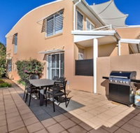 Sandcastles 1 / 8 Ala Moana Way - Accommodation BNB