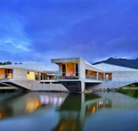 Alkira Award Winning Luxury Holiday Home - Accommodation BNB