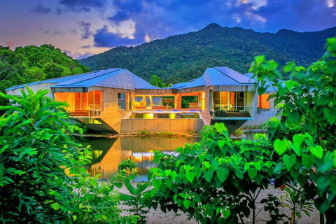 Alkira Award Winning Luxury Holiday Home - Accommodation BNB 2