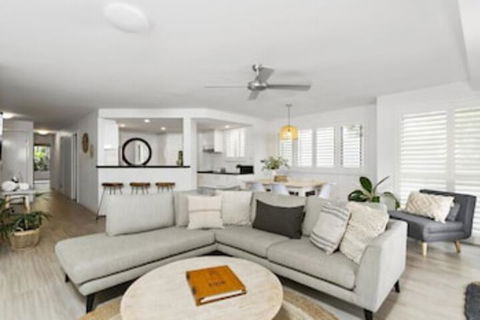 Your Luxury Escape - Karinya At Surfside - Accommodation BNB 0