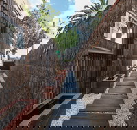 The Jetty Beach Apartment by Ready Set Host - Accommodation BNB