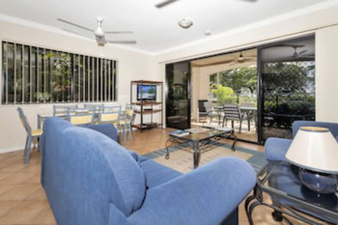 The Mediterranean Beachfront Groundfloor Apartment - Accommodation BNB 0