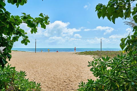 The Mediterranean Beachfront Groundfloor Apartment - Accommodation BNB 5