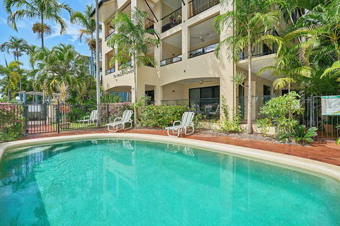 The Mediterranean Beachfront Groundfloor Apartment - Accommodation BNB 1