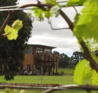 Bettenay Loft Spa Apartment  Lakeview Chalets - Accommodation BNB