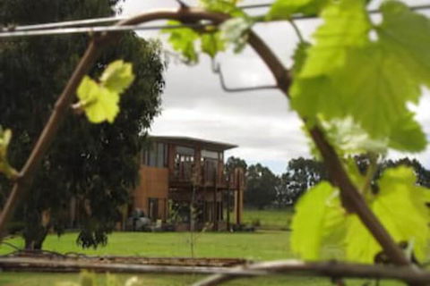 Bettenay Loft Spa Apartment & Lakeview Chalets - Accommodation BNB 0