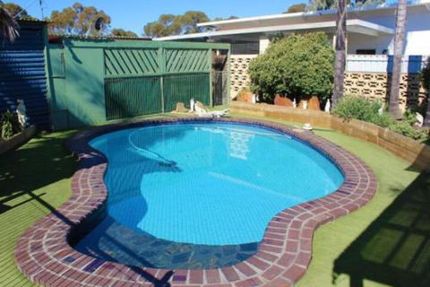 Glossop Motel - Accommodation BNB 7