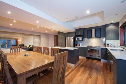 Gippsland Twelve Spacious & Central With Off Street Parking - Accommodation BNB 3