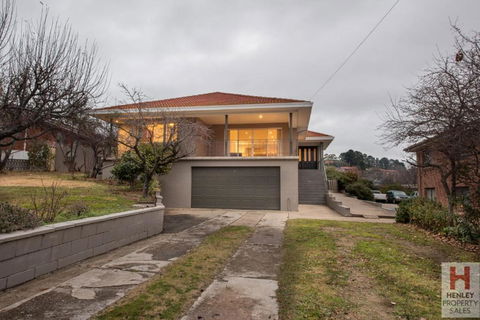 Gippsland Twelve Spacious & Central With Off Street Parking - Accommodation BNB 5