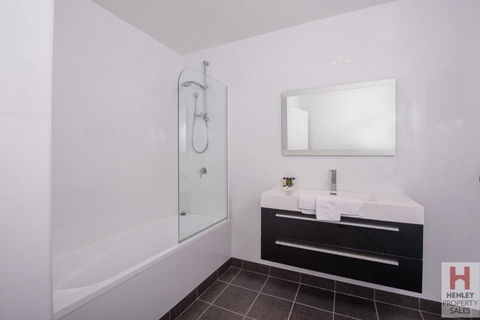 Gippsland Twelve Spacious & Central With Off Street Parking - Accommodation BNB 2