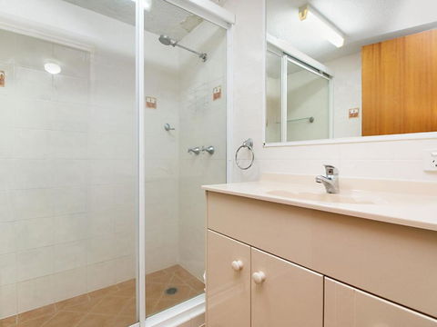 2 / 8 Banks Avenue Easy Walk To Tweed Heads Bowls Club - Accommodation BNB 6