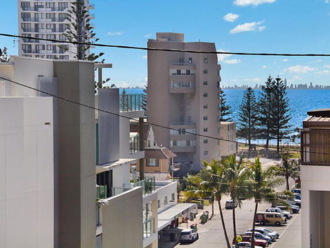 Woobera Unit 14 On The Hill Overlooking Tweed Heads & Coolangatta - Accommodation BNB 3