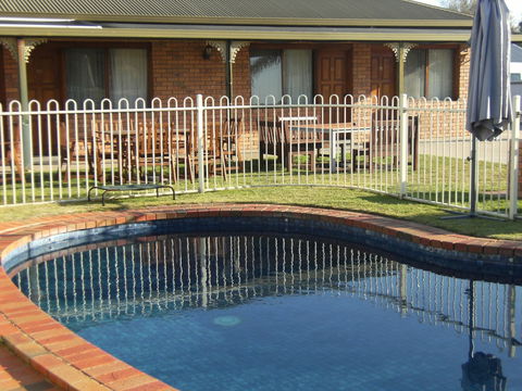 Regency Court Motel - Accommodation BNB 0