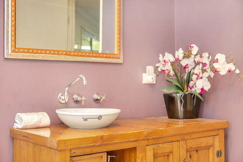 All Decked Out - Accommodation BNB 5