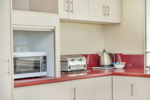 All Decked Out - Accommodation BNB 6