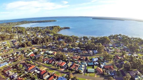 Paradise Bungalow Waterfront - Accommodation BNB 0