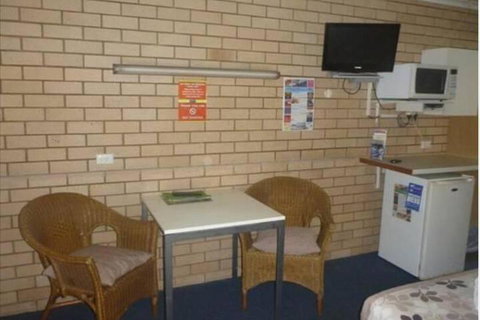 Twin Pines Motel - Accommodation BNB 5