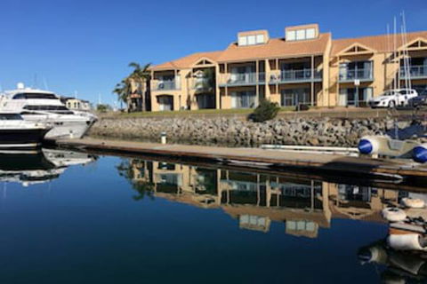 The Marina Hotel - Accommodation BNB 0