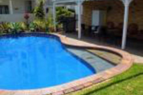 Cotton Tree Beach Motel - Accommodation BNB 0