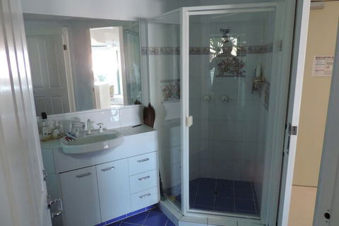 Emerald Sands Apartments - Accommodation BNB 3