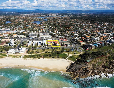Burleigh Point Holiday Apartments - Accommodation BNB 0