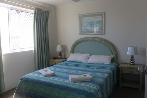 Burleigh Point Holiday Apartments - Accommodation BNB 4