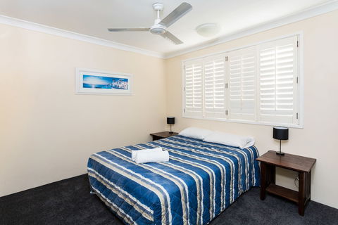 Burleigh Point Holiday Apartments - Accommodation BNB 3