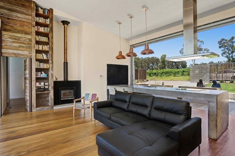 The Longhouse Suite 2 - Accommodation BNB 5