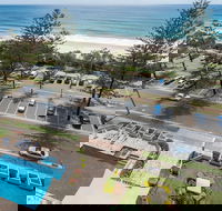 Southern Cross Beachfront Holiday Apartments - Accommodation BNB
