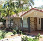 FRANGIPANI BEACH HOUSE PET FRIENDLY 22 Belbourie Cres Boomerang Beach - Accommodation BNB