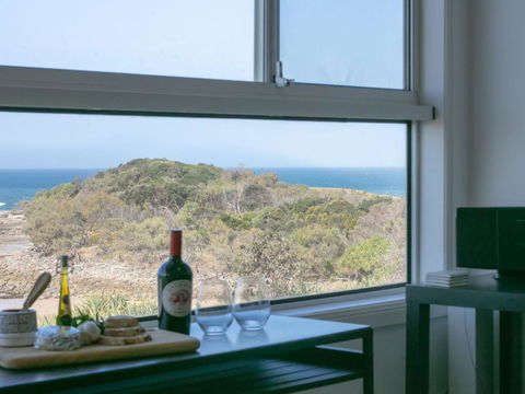 Avalon 3 Views To Die For Across The Road From Convent Beach - Accommodation BNB 1