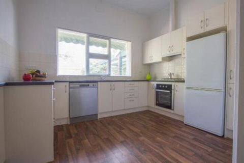 Cowan Street Bungalow - Accommodation BNB 6