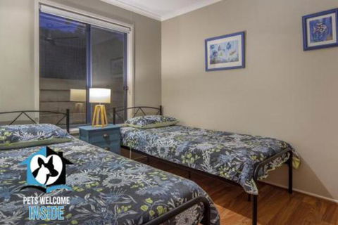 Almost New + Sea & Lake Views - Accommodation BNB 6