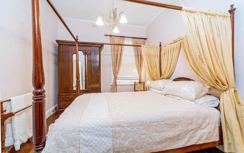 Azile 1875 Heritage Victorian Duplex - Accommodation BNB 3
