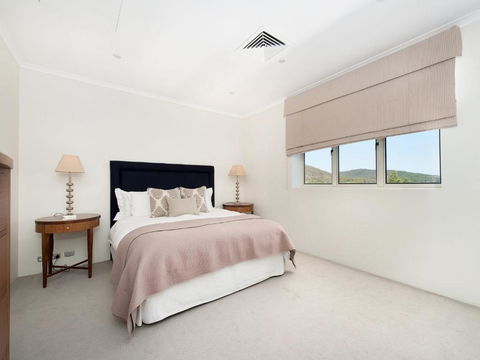 Views Views & More Views Sub Penthouse In Shoal Bay - Accommodation BNB 7