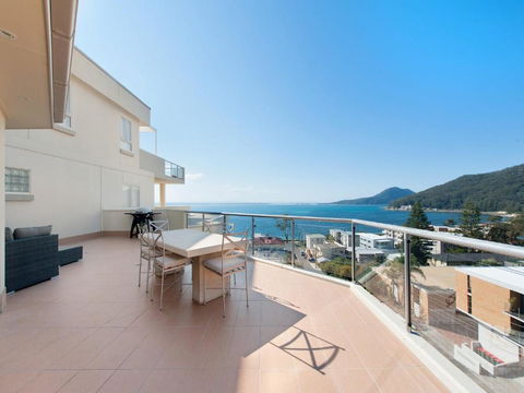 Views Views & More Views Sub Penthouse In Shoal Bay - Accommodation BNB 6