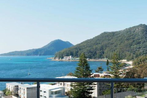 Views Views & More Views Sub Penthouse In Shoal Bay - Accommodation BNB 0