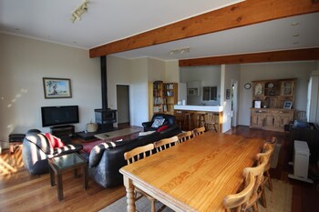 Fairways Close - Accommodation BNB 3